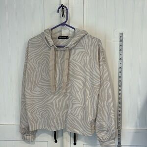 Zoe & Phoebe beige & white hooded sweatshirt, size M